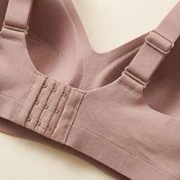 Rosa crema | Detalle del cierre y hebilla, foto 6 de 7